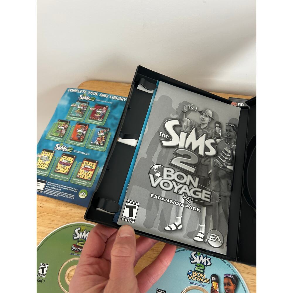 The Sims 2 Assorted Disks & Cases PC Games & Manuals - Picture 5 of 7
